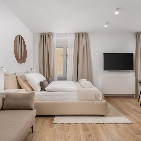 Main Street Apartments 2 Rijeka Bagian luar foto