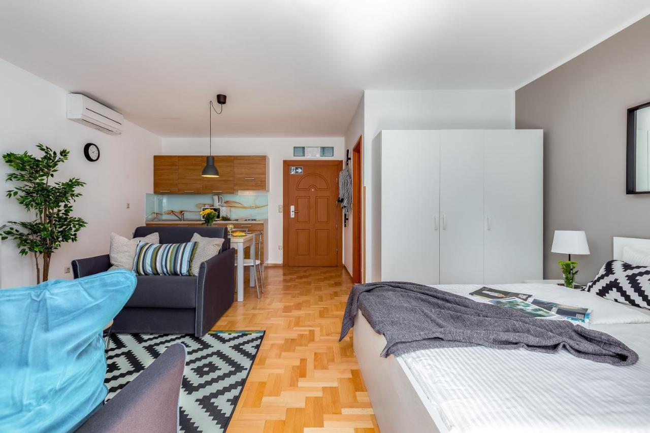 Main Street Apartments 2 Rijeka Bagian luar foto