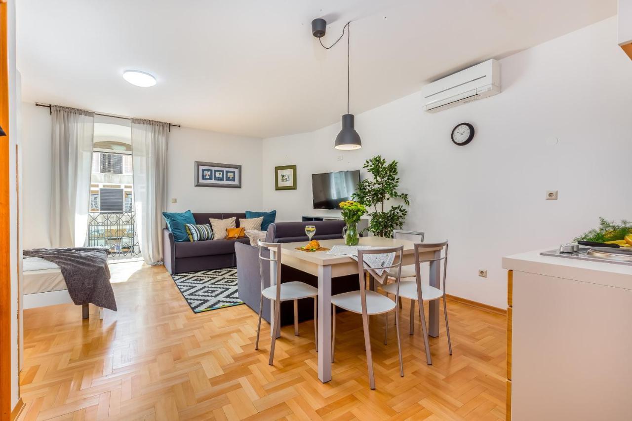 Main Street Apartments 2 Rijeka Bagian luar foto