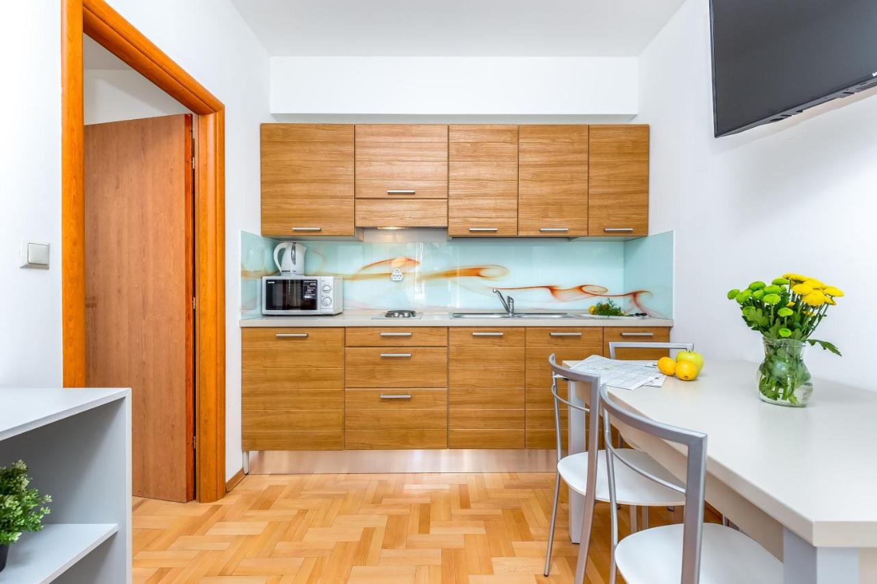 Main Street Apartments 2 Rijeka Bagian luar foto