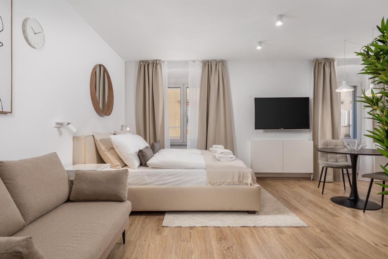Main Street Apartments 2 Rijeka Bagian luar foto
