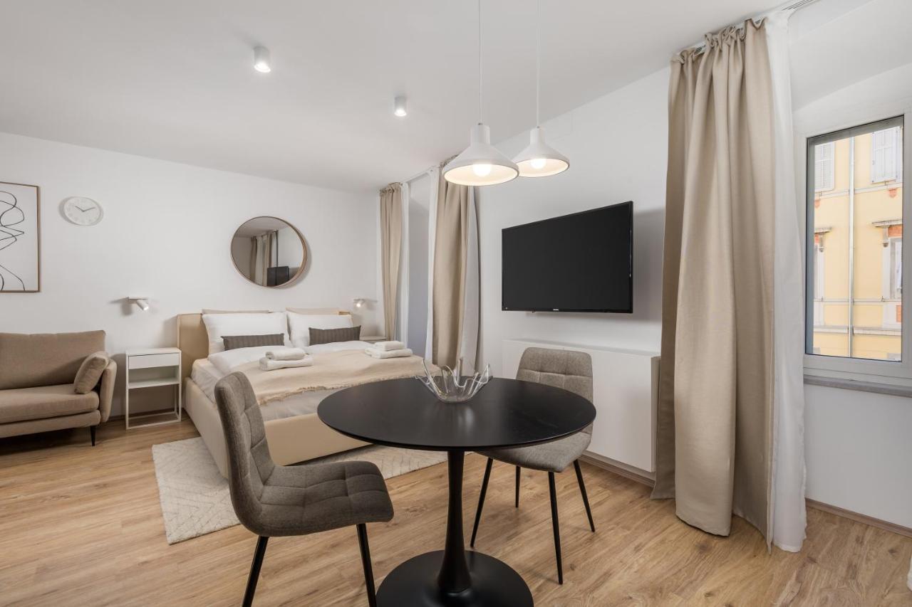 Main Street Apartments 2 Rijeka Bagian luar foto