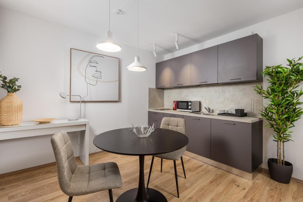 Main Street Apartments 2 Rijeka Bagian luar foto
