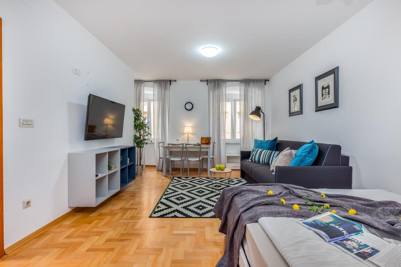 Main Street Apartments 2 Rijeka Bagian luar foto